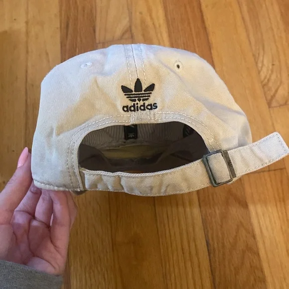 ADIDAS tan hat - Picture 6 of 6